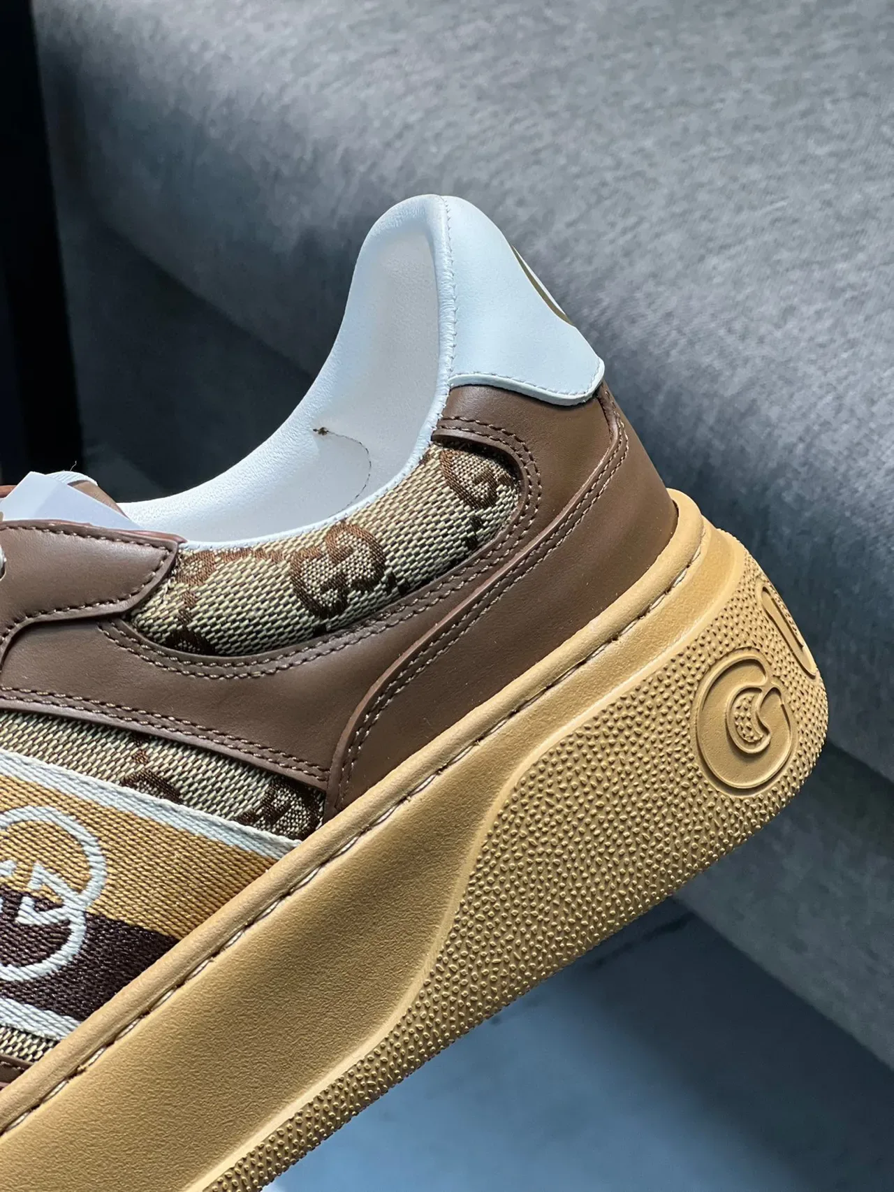 Gucci Screener Marron Beige Semelle Plateforme GG Monogram Canvas Sneakers Chunky 8