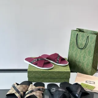 Gucci Screener क्रॉस्ड-स्ट्रैप स्लाइड स्लिपर्स