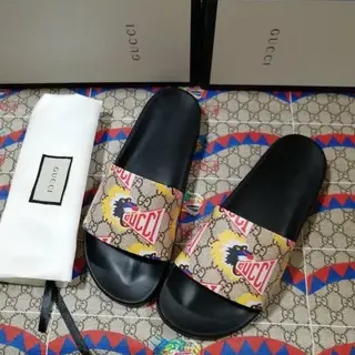 Gucci Screener Dionysus Tiger Print चप्पल
