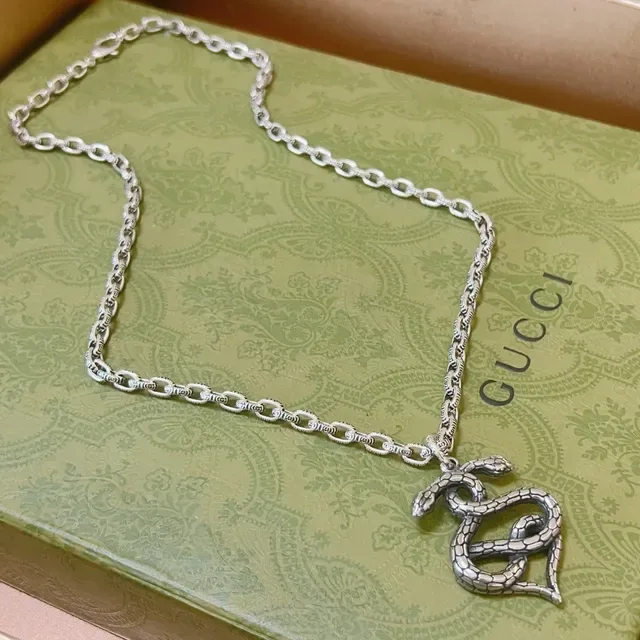 Gucci Serpenti Silver Green Textured Snake Pendant Ornate Oval-Link Chain Necklace 9