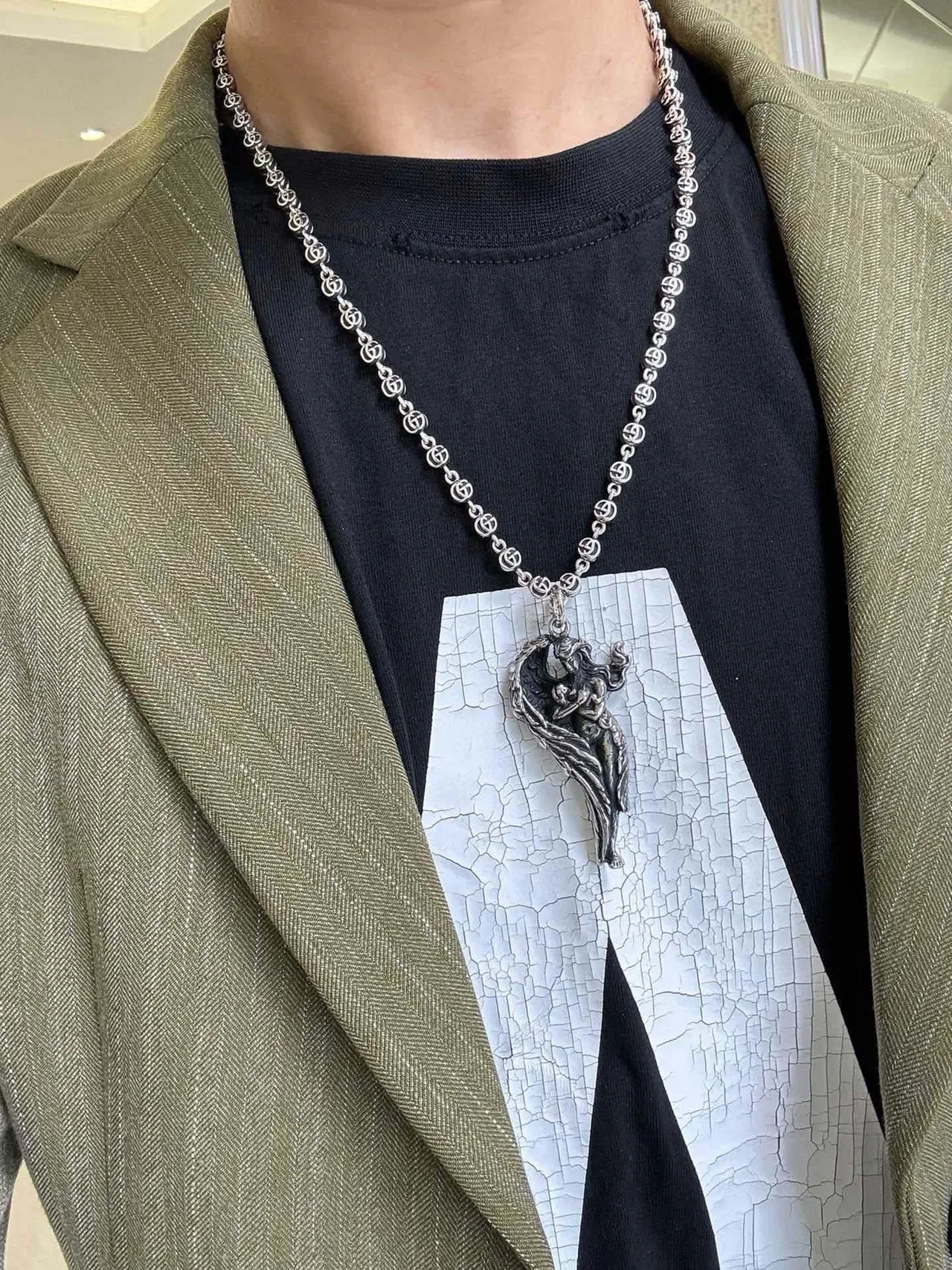 Gucci Silver Black Sculptural Angel Pendant Interlocking G-Link Chain Necklace 2