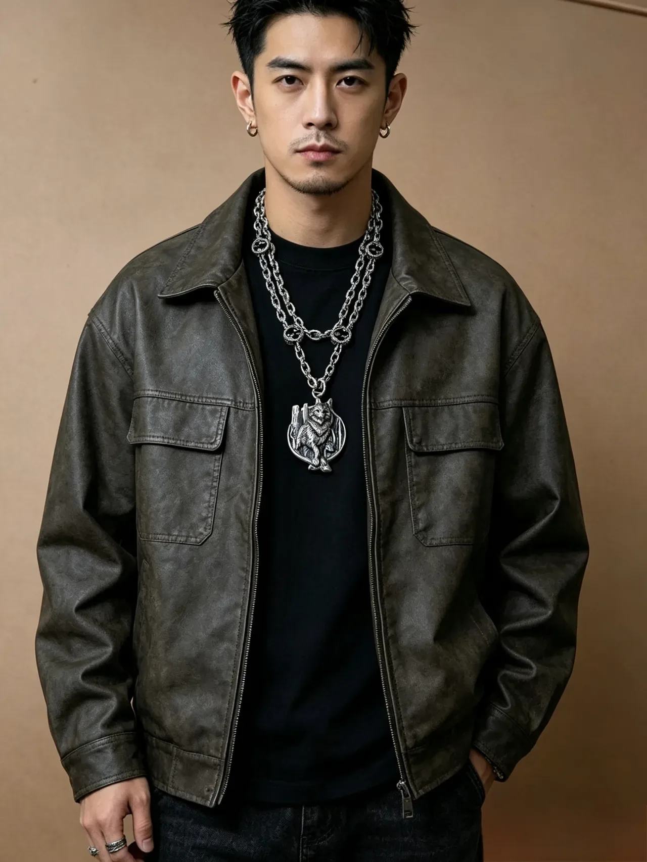 Gucci Silver Black Sculptural Wolf Pendant Curb-Link Chain Necklace 5