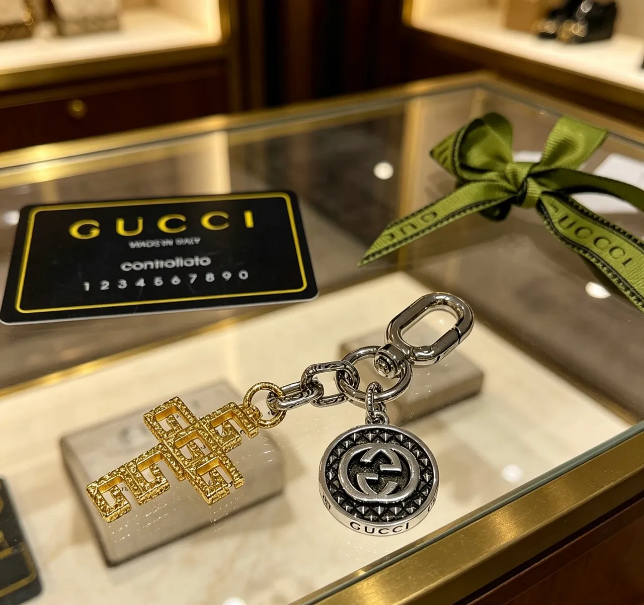 Gucci Silver Gold Dual-Tone Metal Interlocking G Medallion Bracelet 2
