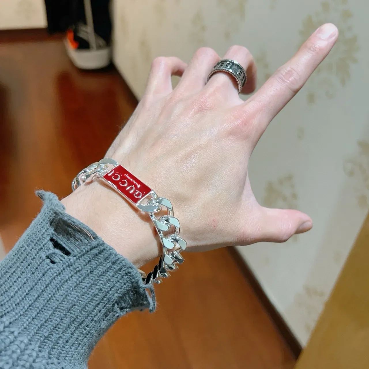 Gucci Silver Red Curb-Link Chain Polished Bracelet 8
