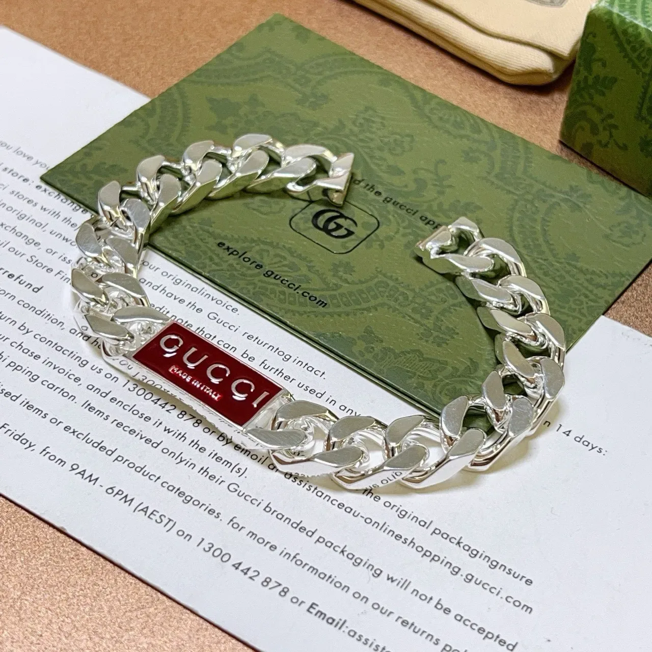 Gucci Silver Red Curb-Link Chain Polished Bracelet 9