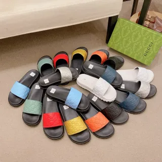 Gucci Slide काला मल्टीकलर एम्बॉस्ड GG मोनोग्राम स्ट्रैप रबर सोल चप्पल