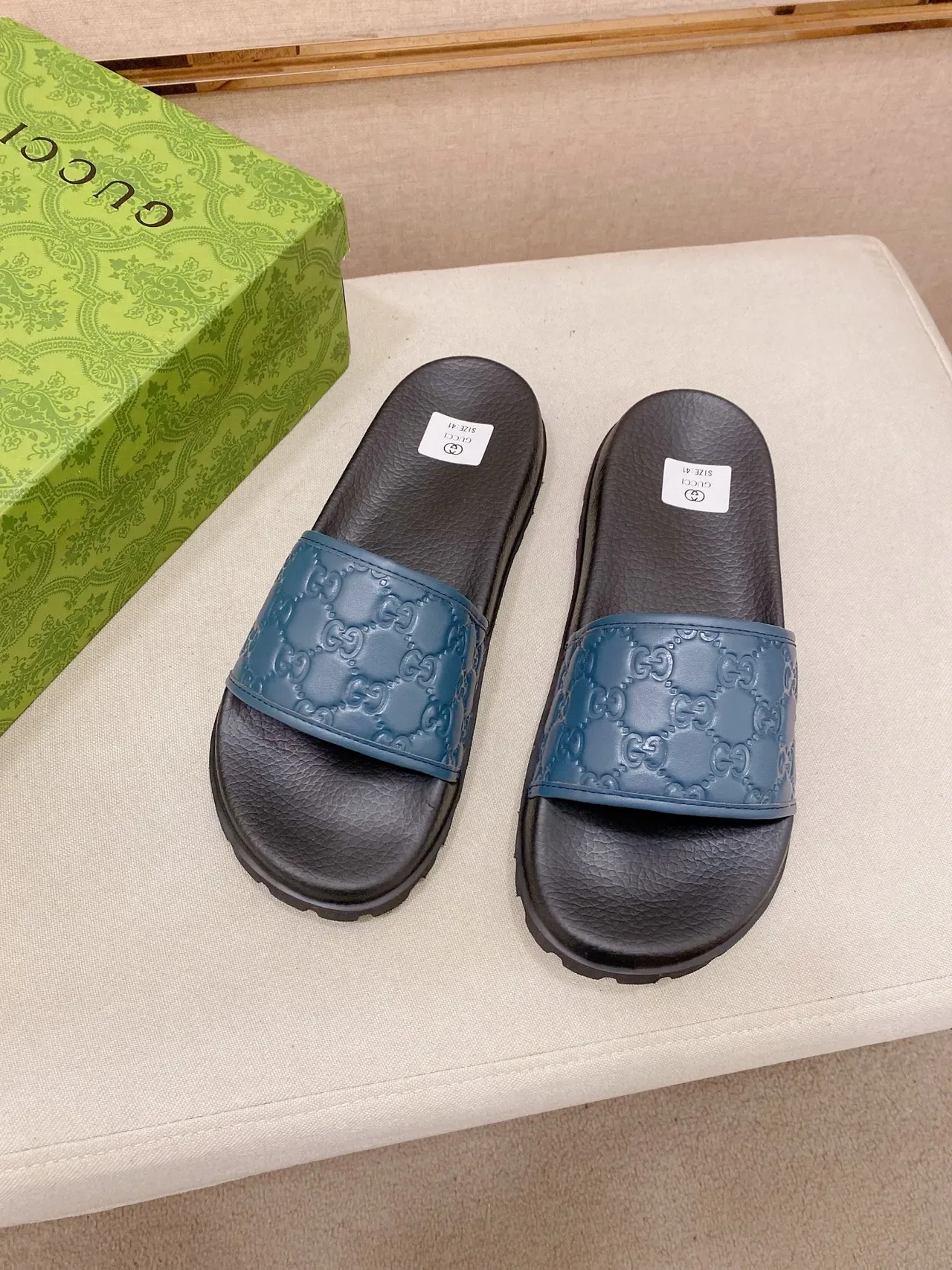 Gucci Slide Black Multicolor Embossed GG Monogram Strap Rubber Sole Slippers 10