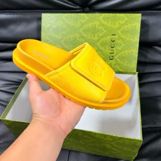 Gucci Slide पीला मोल्डेड सोल स्लिपर