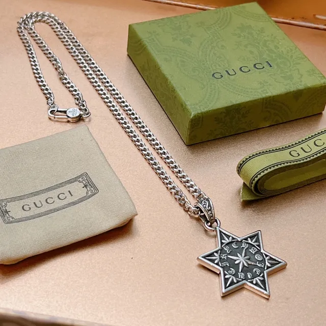 Gucci Star Pendant Silver Curb Chain Necklace 9