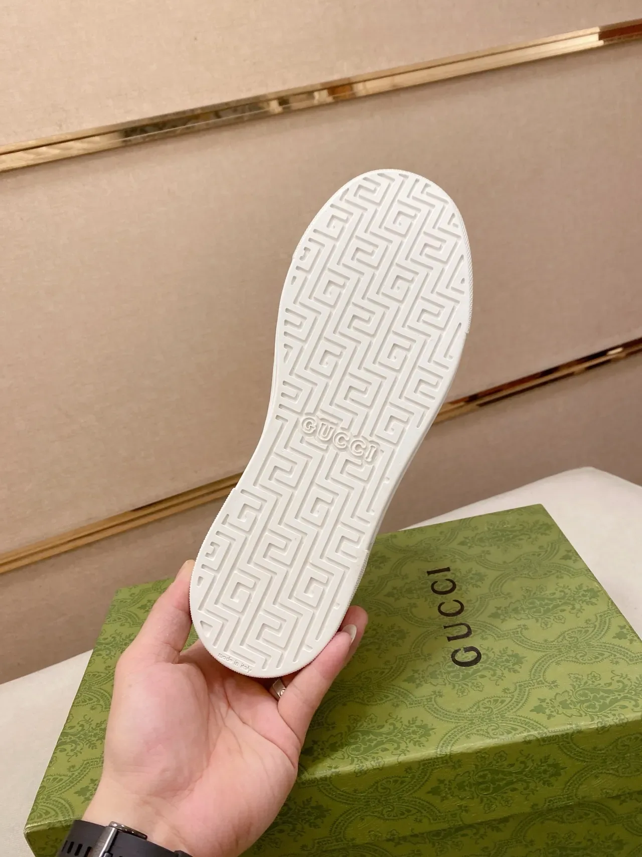 Gucci Tennis 1977 Chaussures Lifestyle Blances en Cuir à Rayures Web 2