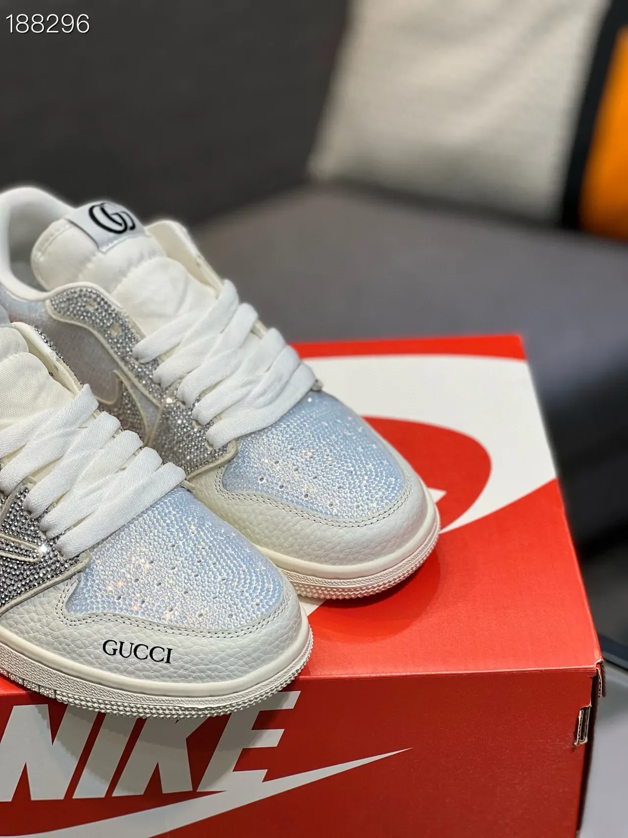 Gucci White Silver Crystal-Embellished Low-Top Lifestyle Sneakers 5