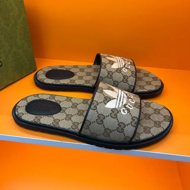 Gucci x Adidas GG Monogram Trefoil Sandales 5