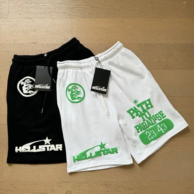 Hellstar شورت مطبوع جرافيكي مع وتر في الخصر 21