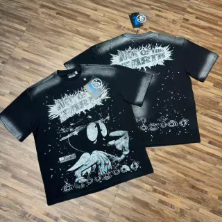 تي شيرت أسود Hellstar Not of This Earth بطباعة جرافيك