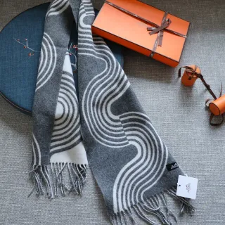 Hermès Abstract Wave وشاح كشمير رمادي وأبيض