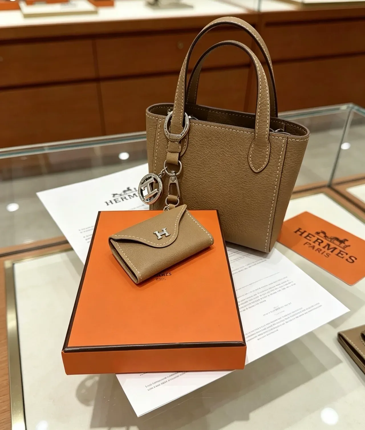 Hermès বেইজ ব্রাউন পেবল্ড লেদার প্যালাডিয়াম হার্ডওয়্যার হ্যান্ডব্যাগ 6