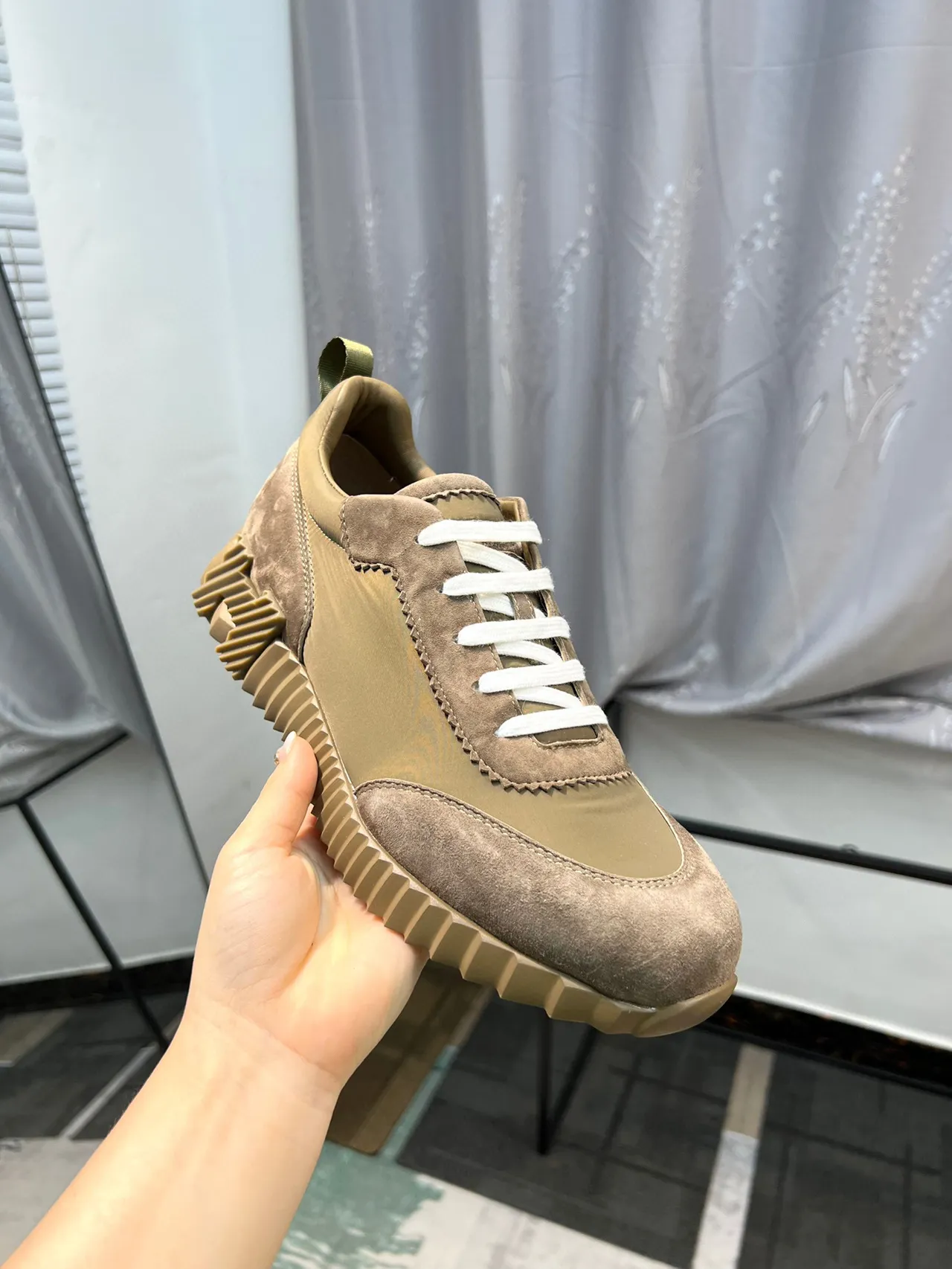 Hermès Bege Branco Suede E Nylon Superior Cordões Planos Tênis Lifestyle 6