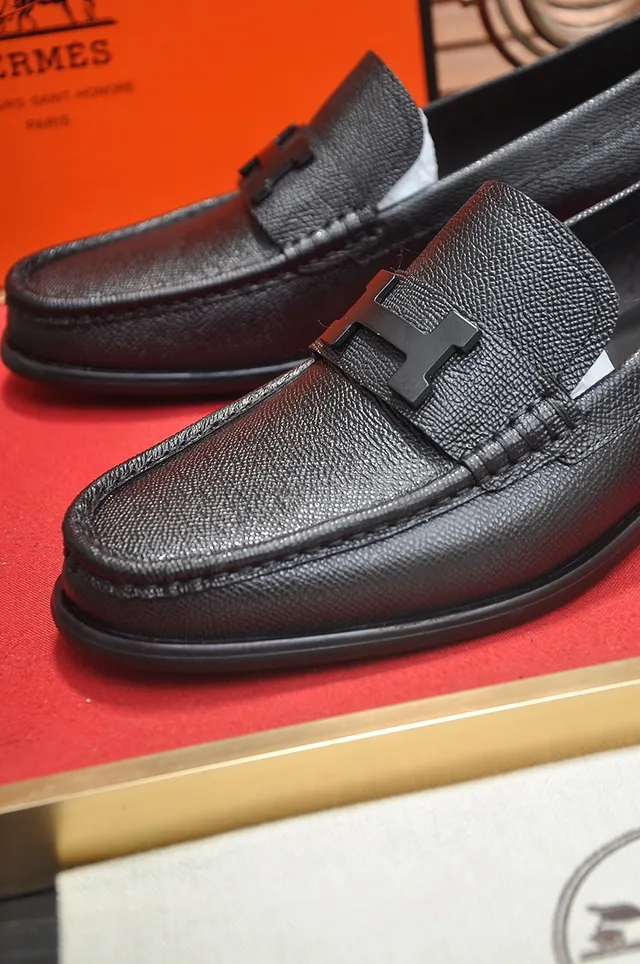 Hermès Black Textured Leather H-Shaped Metal Buckle Loafer 2