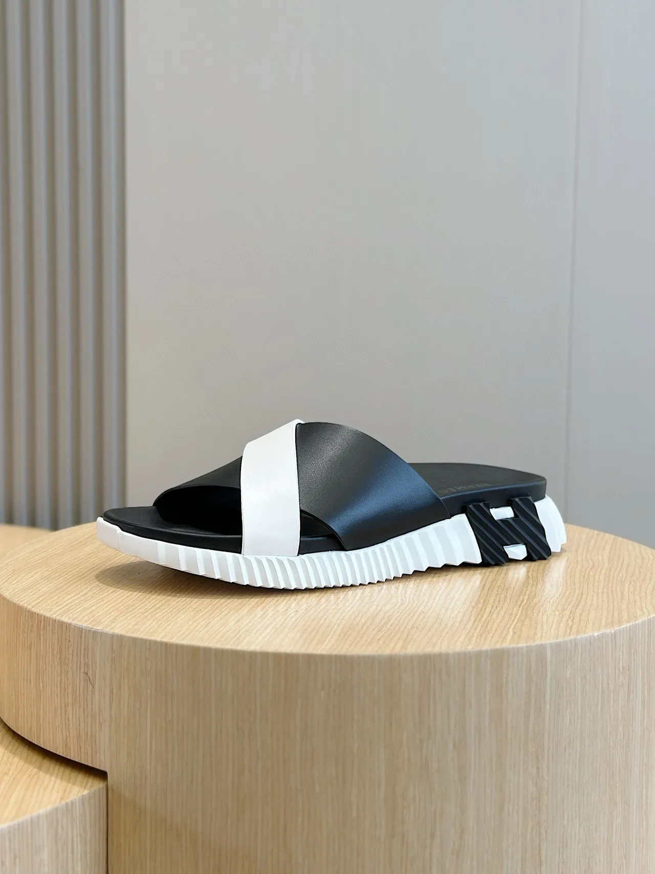Hermès Black White Crossed Strap Serrated Sole Slippers 2