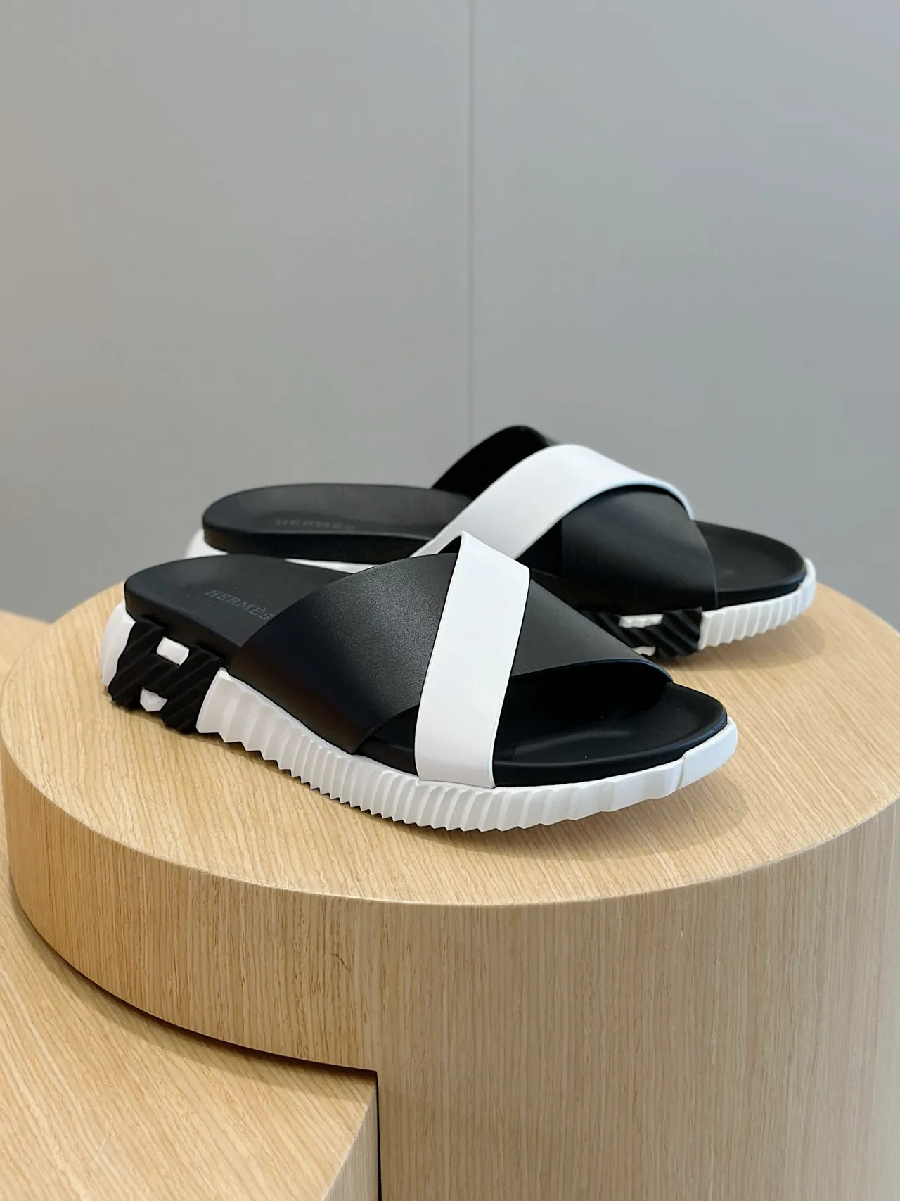 Hermès Black White Crossed Strap Serrated Sole Slippers 3