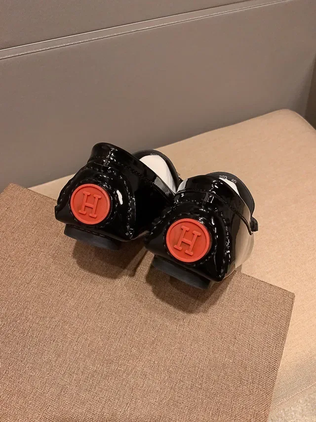 Hermès Constance Mocassin Noir Doré Cuir Patenté Boucle Métallique 'H' 2