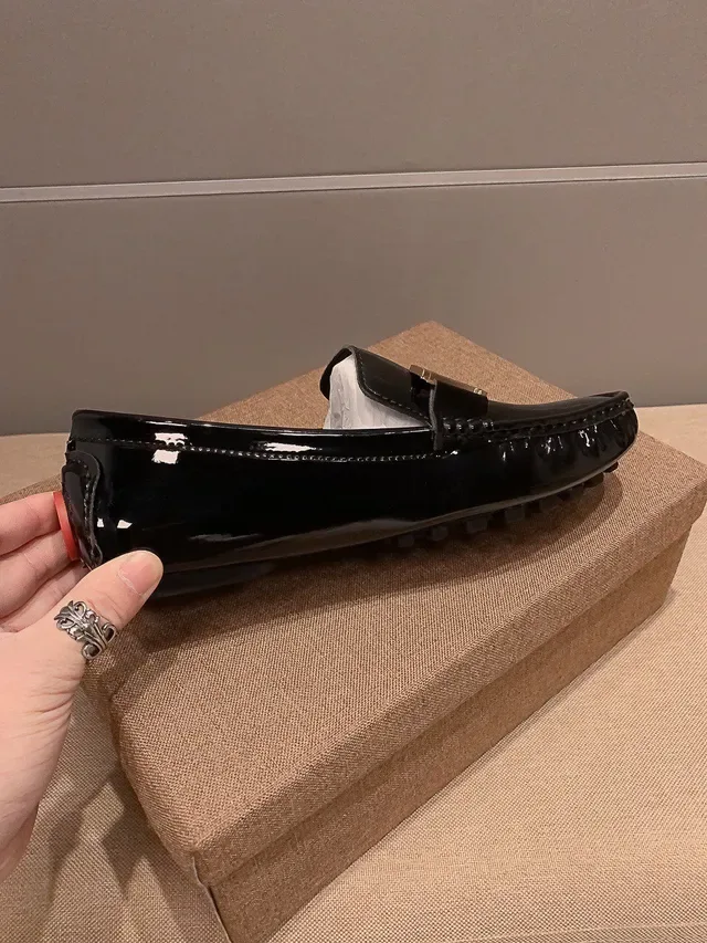 Hermès Constance Mocassin Noir Doré Cuir Patenté Boucle Métallique 'H' 9