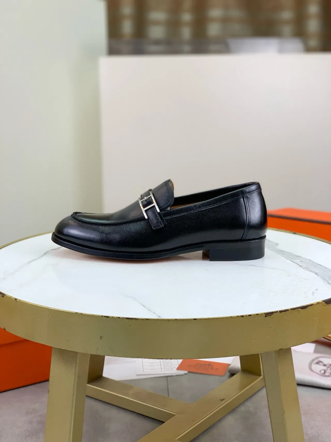 Hermès H Buckle Mocassins Noirs Cuir Texturé 6