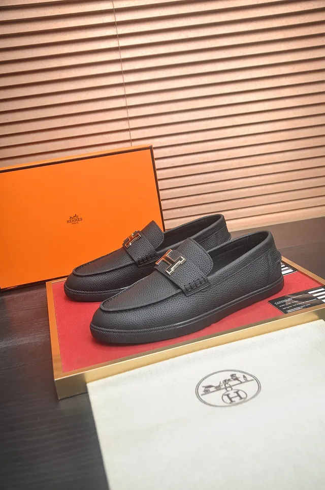 Hermès H Loafer Mocassins Preto Couro Granulado Fivela de Metal 3