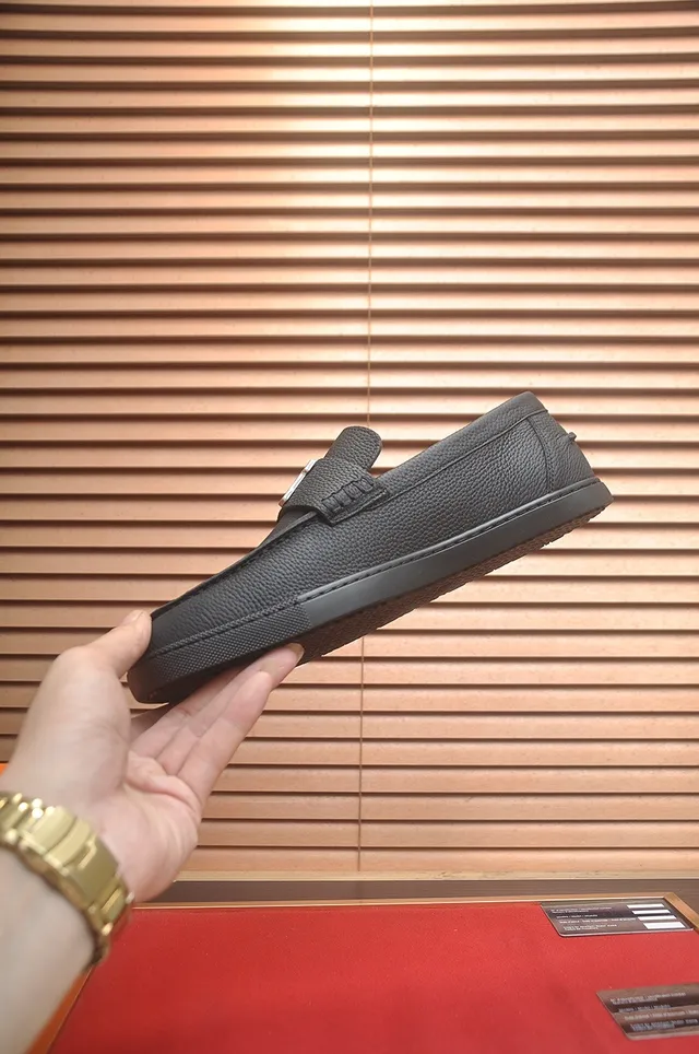 Hermès H Loafer Mocassins Preto Couro Granulado Fivela de Metal 5