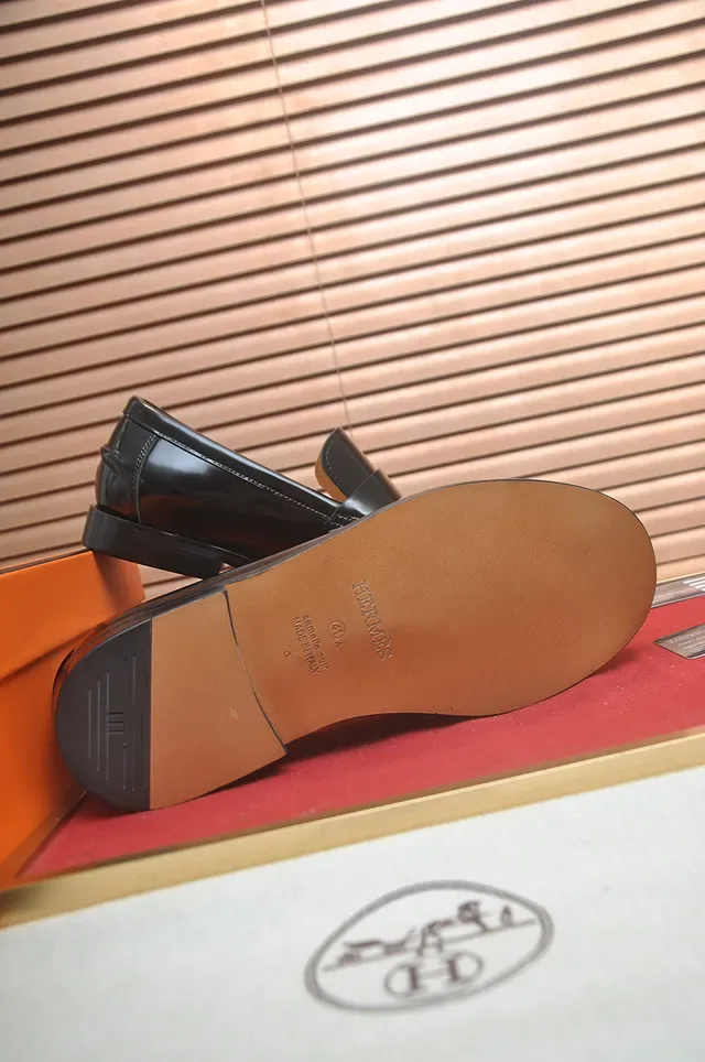 Hermès H Logo Loafer Mocassins cuir verni noir slip-on 3
