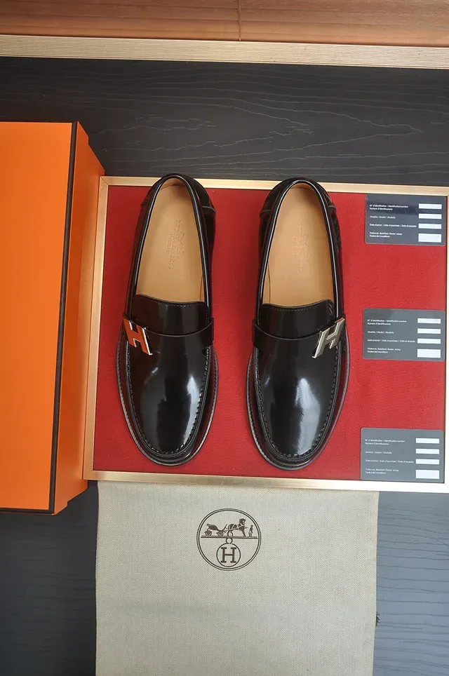 Hermès H Logo Loafer Mocassins cuir verni noir slip-on 5