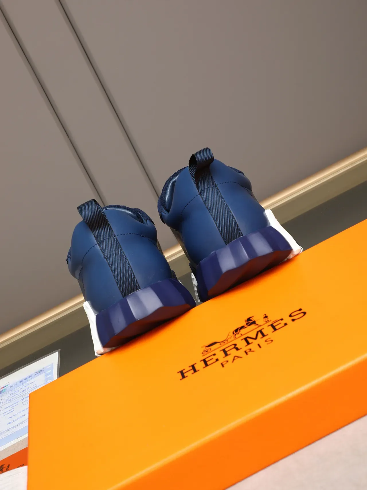 Hermès H-Ride Navy White Blue Couro-Suede Híbrido Superior Detalhe de Gola Scalloped Tênis Lifestyle 3