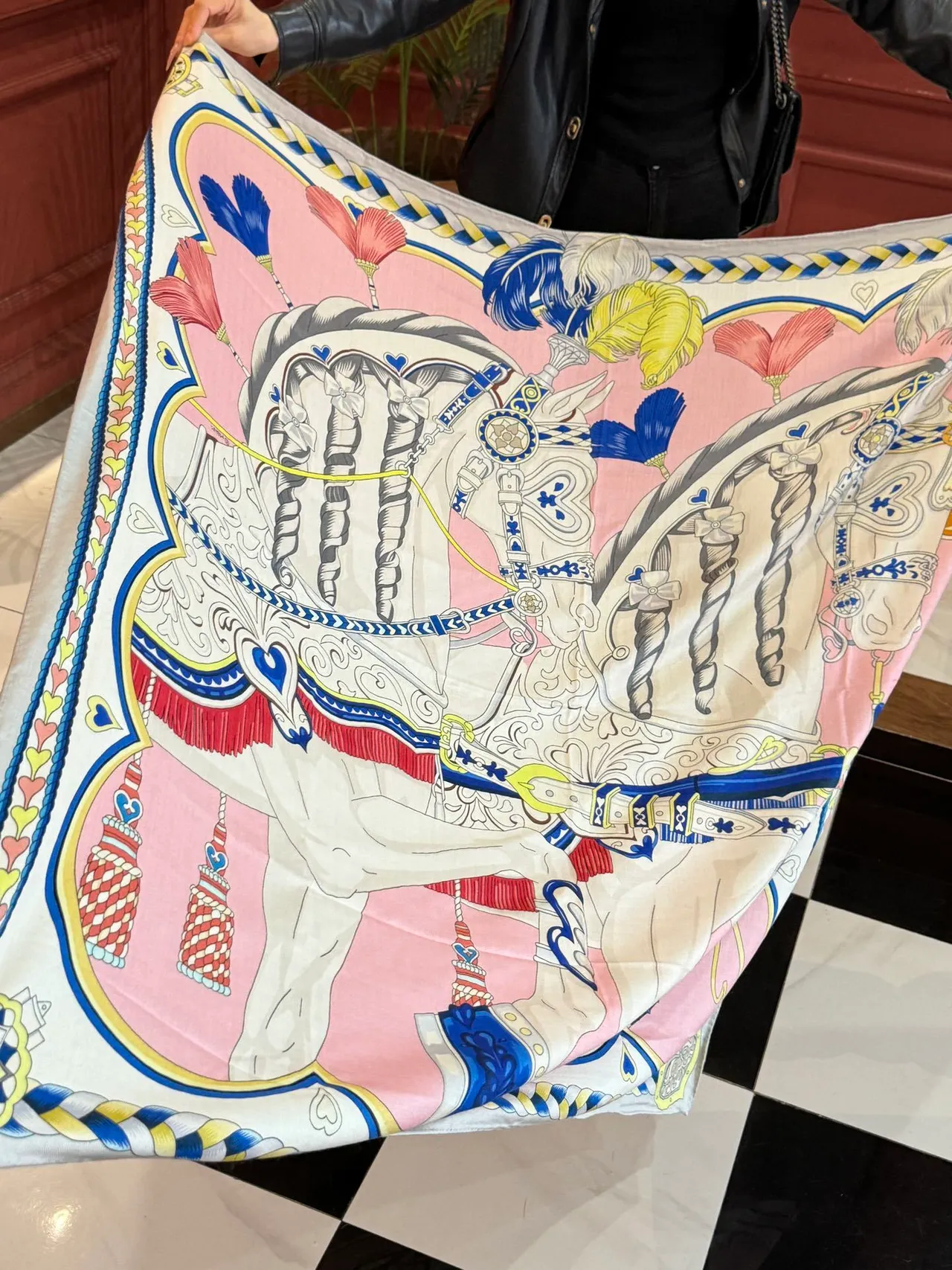 Hermès Arnês de Coração Lenço de seda rosa 9