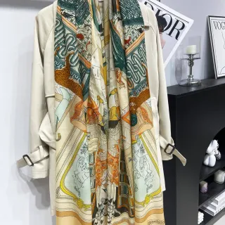 Hermès चित्रित साहित्यिक मोटिफ दांतिया रेशम दुपट्टा