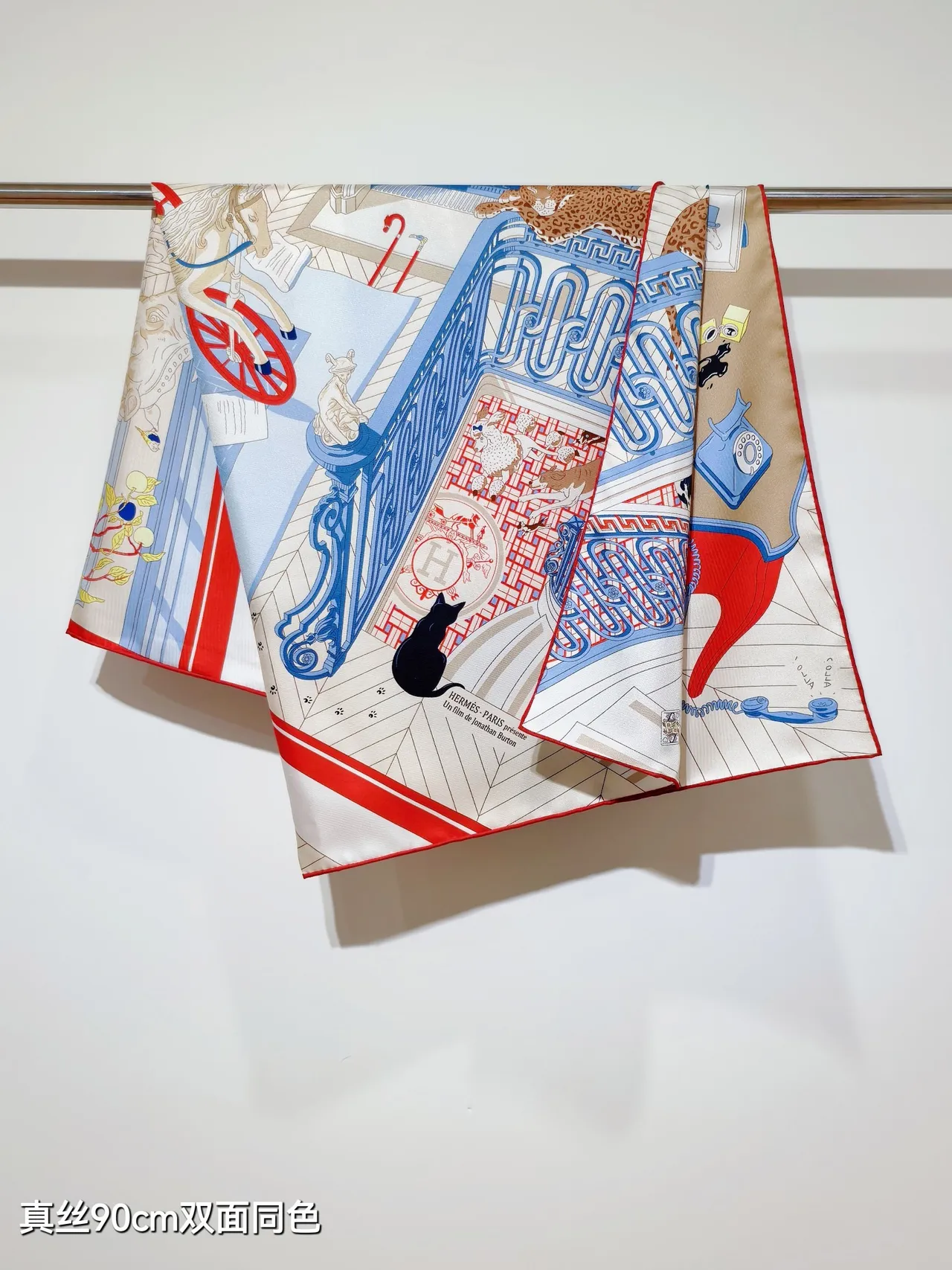 Hermès 'Mystery of No. 24' foulard de soie bleu clair rouge blanc 4