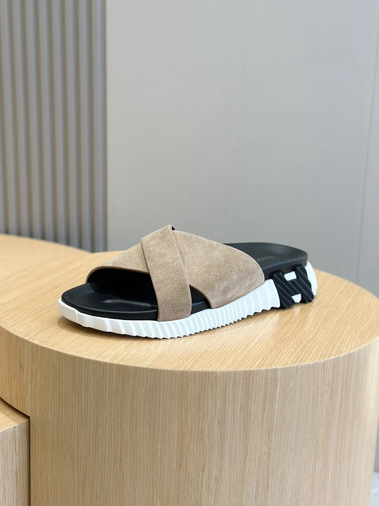 Hermès Oran Beige suède à brides croisées mules 2