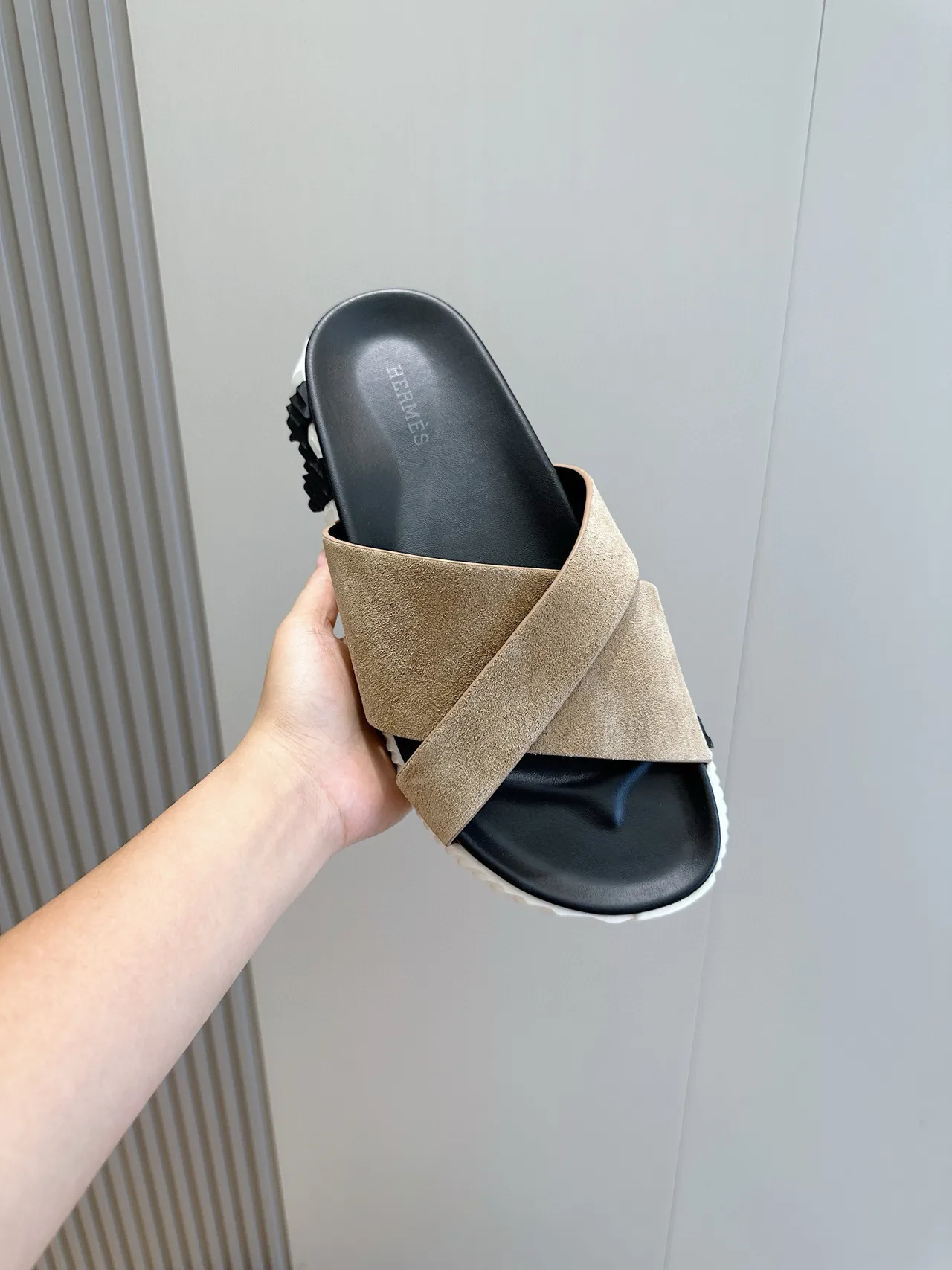 Hermès Oran Beige suède à brides croisées mules 4