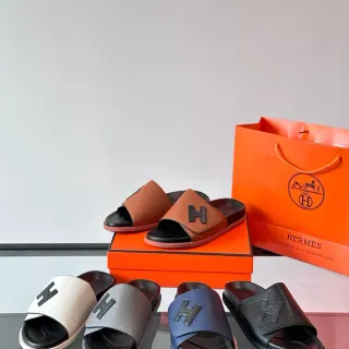Hermès Oran Black Brown Pebbled Leather Strap Embossed H Logo Slippers