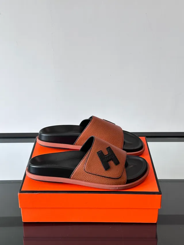 Hermès Oran Black Brown Pebbled Leather Strap Embossed H Logo Slippers 12
