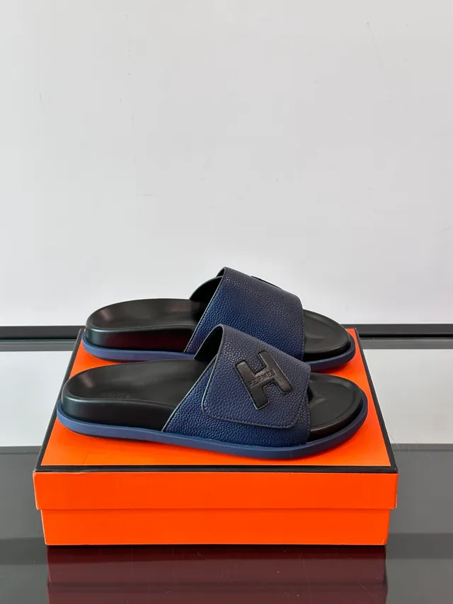 Hermès Oran Black Brown Pebbled Leather Strap Embossed H Logo Slippers 16