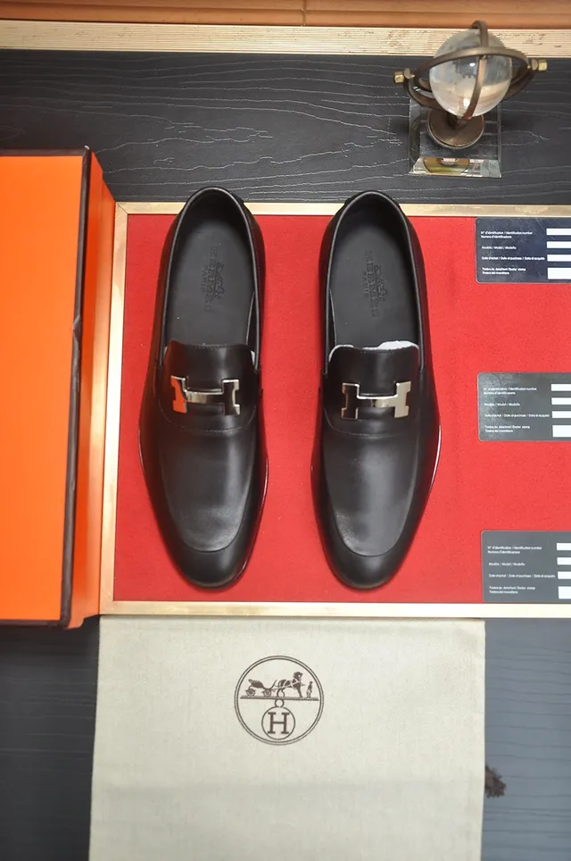 Hermès Oran loafers en cuir noir avec boucle H-Buckle 5