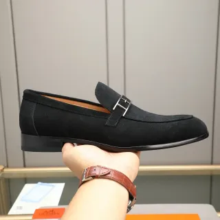 Hermès Oran Loafer de Ante Negro con Hebilla H