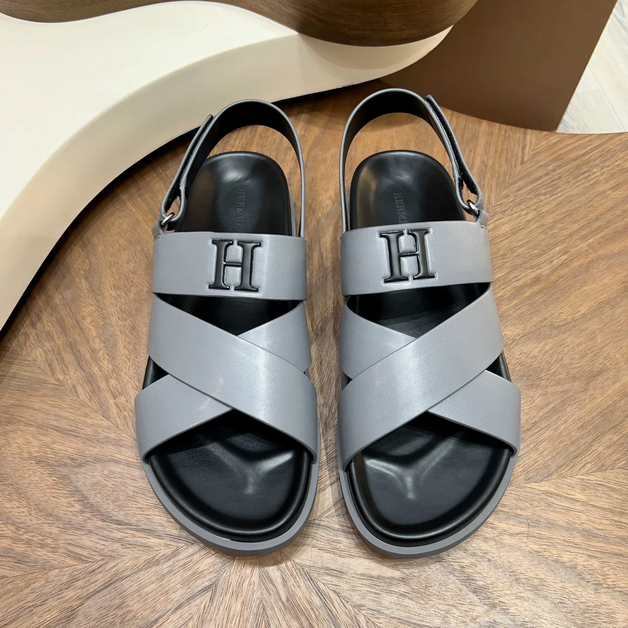 Hermès Oran Brown Black Crossed Leather Straps Prominent H-Buckle Hardware Gladiator Sandals 6