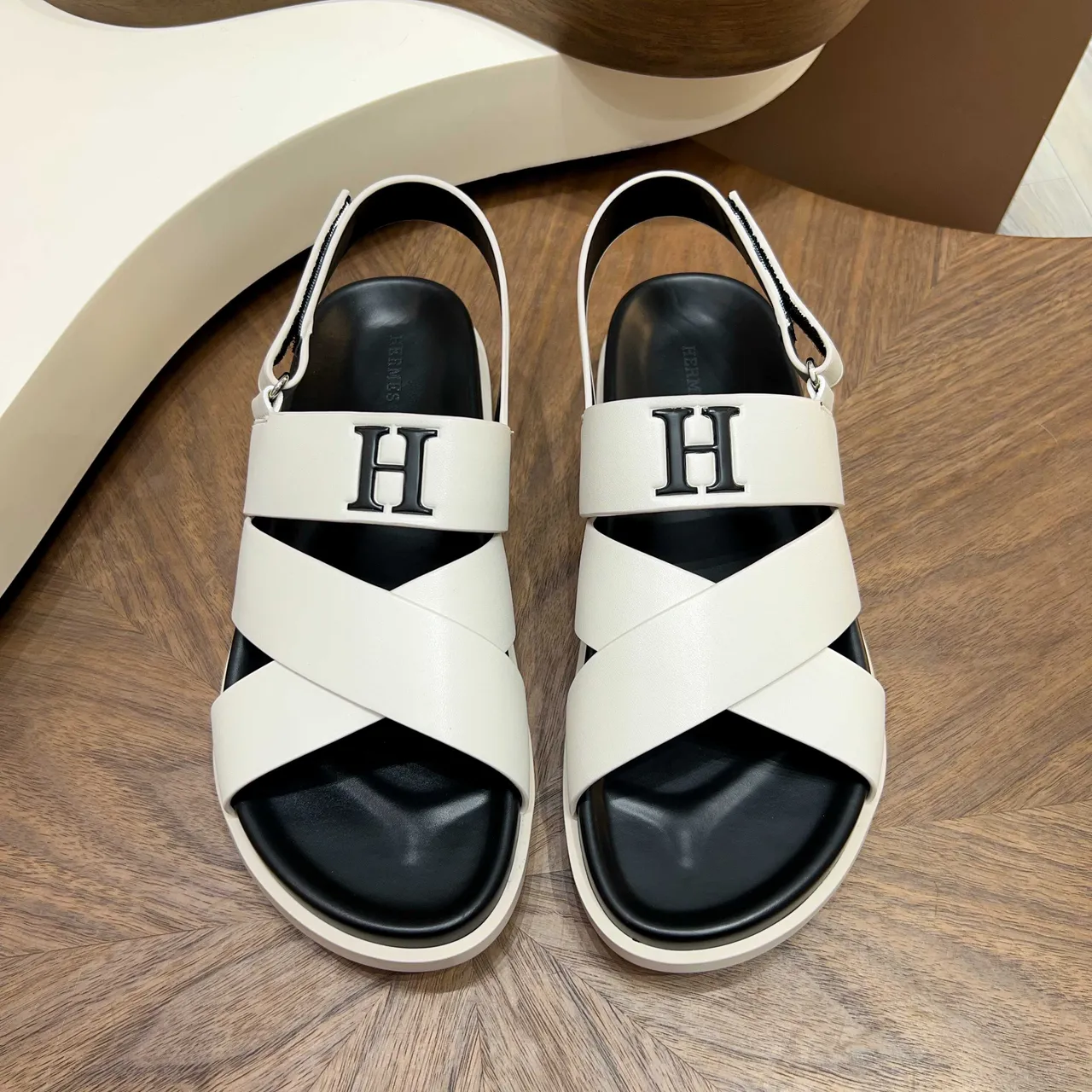 Hermès Oran Brown Black Crossed Leather Straps Prominent H-Buckle Hardware Gladiator Sandals 9
