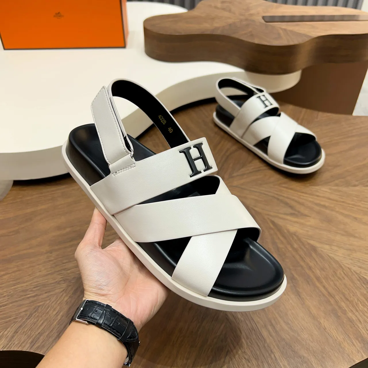 Hermès Oran Brown Black Crossed Leather Straps Prominent H-Buckle Hardware Gladiator Sandals 13