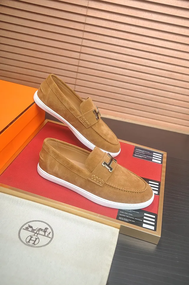 Hermès Oran Dessus en daim marron blanc boucle métallique en forme de H mocassin 6
