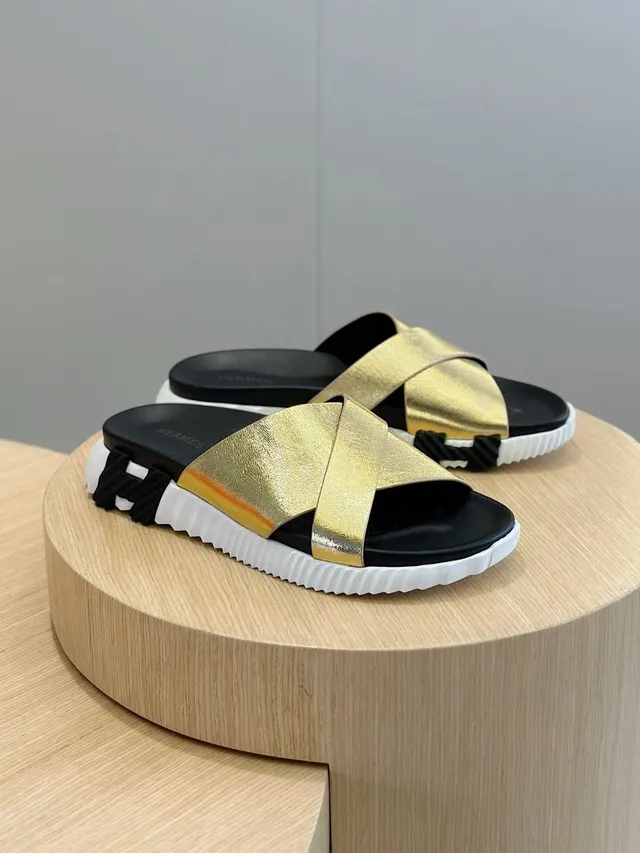 Hermès Oran Lanières Croisées Métalliques Dorées Noires Semelle Moulée Sandales 3