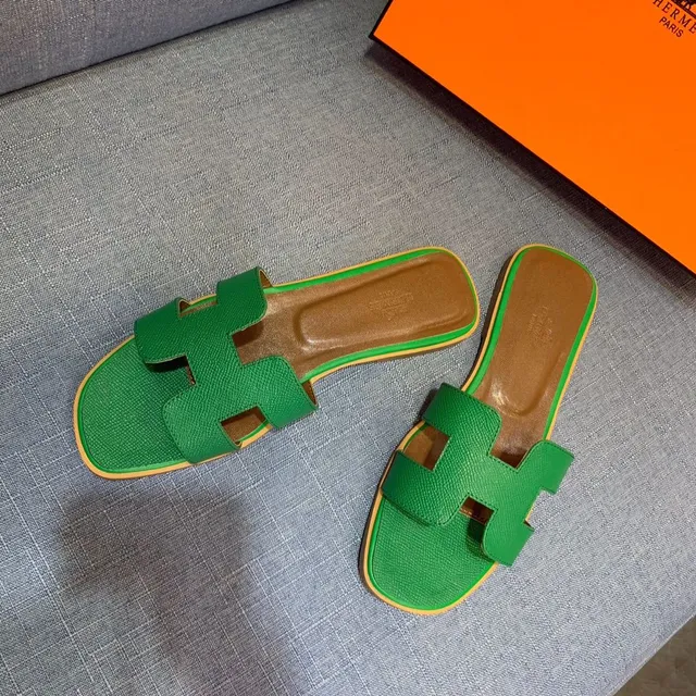 Hermès Oran Vert Jaune Sangle en forme de H Cuir texturé Mules 3