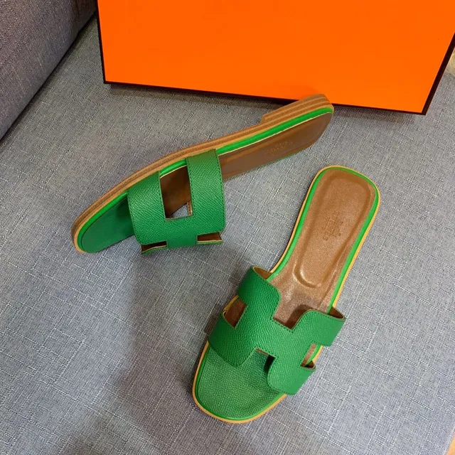 Hermès Oran Vert Jaune Sangle en forme de H Cuir texturé Mules 4