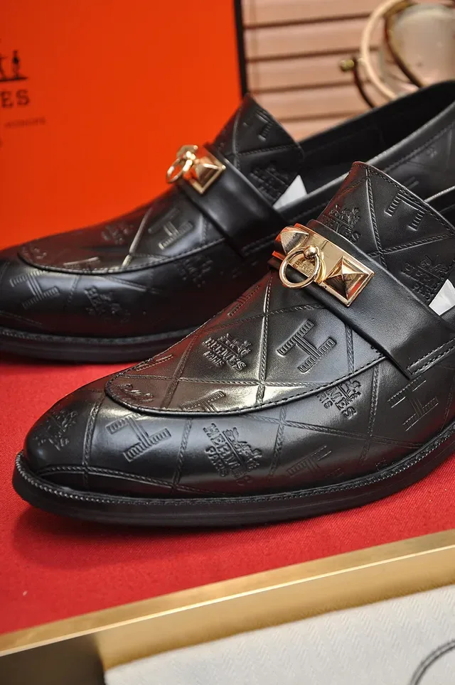 Hermès Oran Mocassins Noirs Matelassés Motif H Mors Doré 3